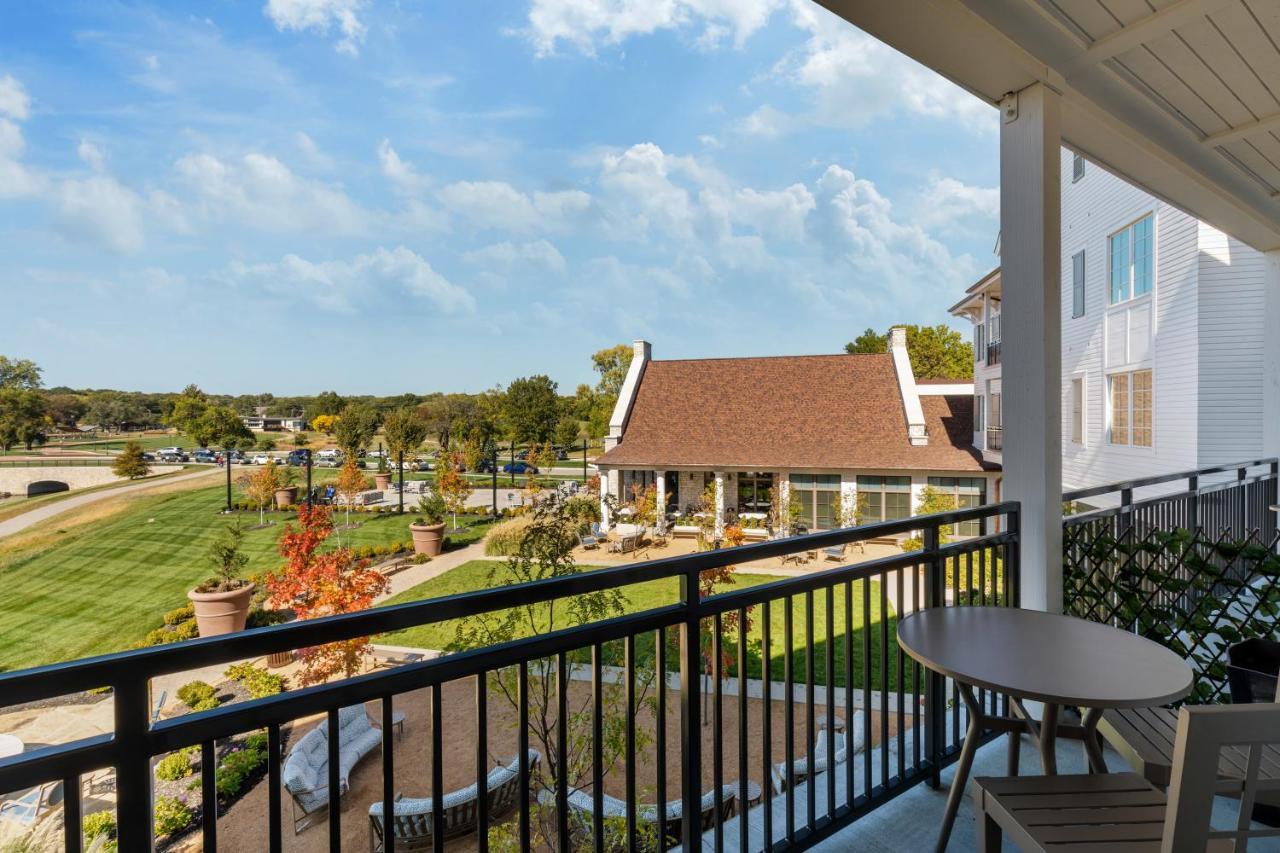 The Inn At Meadowbrook Overland Park Extérieur photo